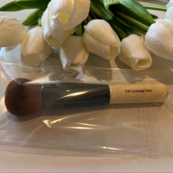 Bobbi Brown  Full Coverage Face Brush
          ~NEW~ - Picture 3 of 4